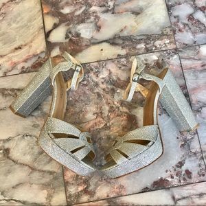 Badgley Mischka Silver Metallic Platform Pumps 11